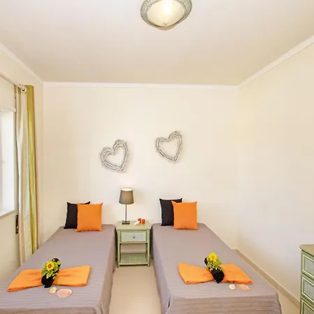 Holiday Home In Portimao Near Beaches Feriehus *