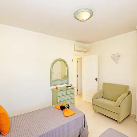 Townhouse Moreton Oasis Getaway * Portimão